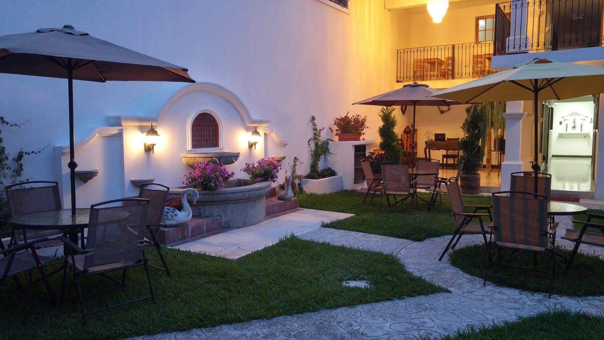 Ixkanul Antigua Hotel Eksteriør bilde